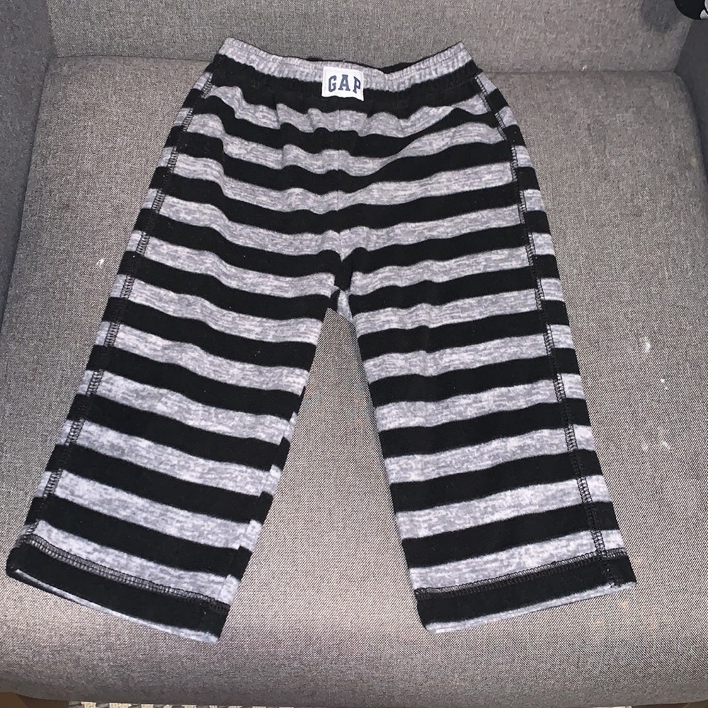 Gap robot pajamas - Picture 5 of 5